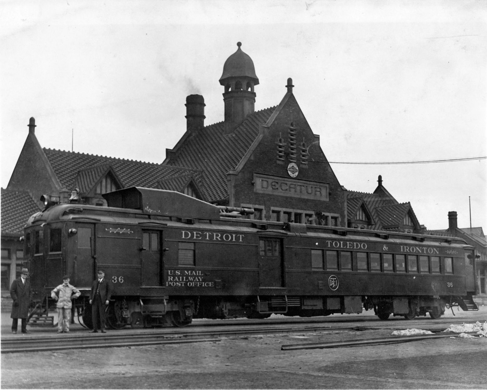 Illinois Central car 1930.jpg